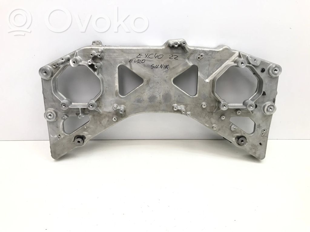 Volvo XC40 Engine mounting bracket 