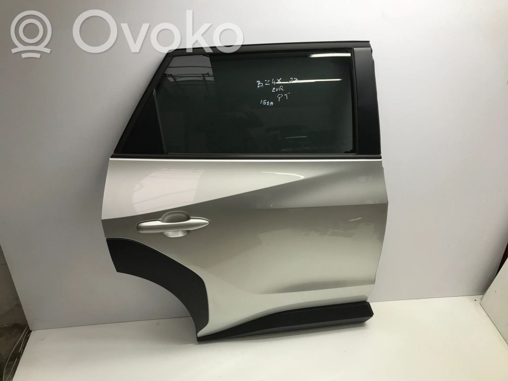 Toyota bZ4X Galinės durys 