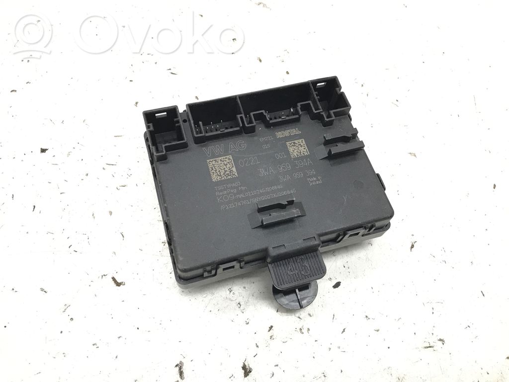Volkswagen Tiguan Door control unit/module 