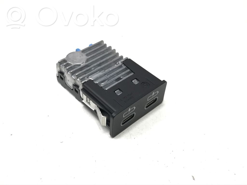 BMW X1 U11 USB-pistokeliitin 