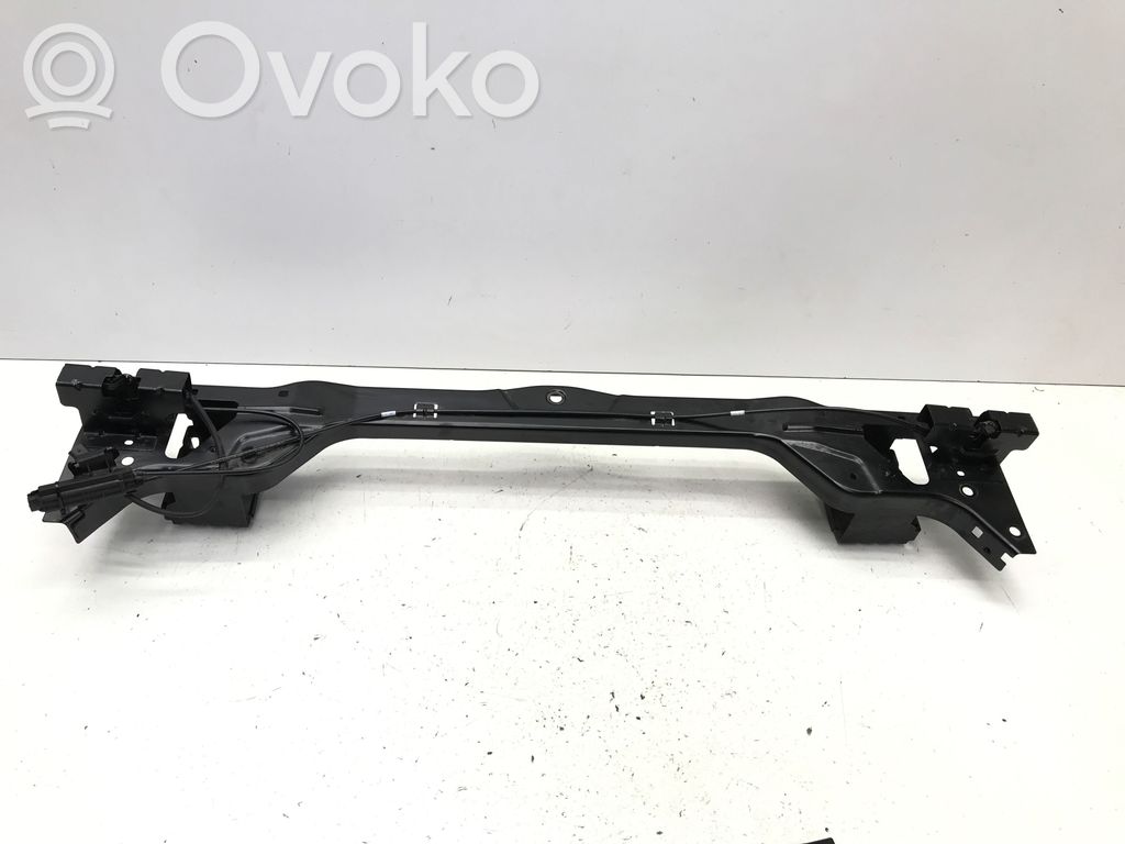 Volvo XC40 Панель радиаторов 