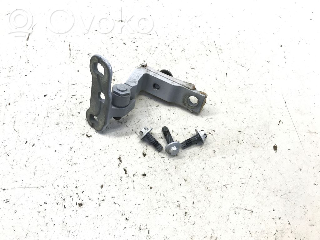 Volvo XC40 Zawias dolny drzwi przednich 
