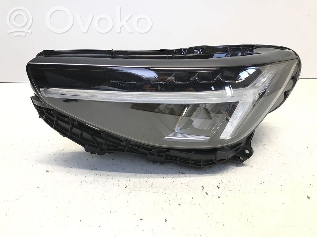 Volvo XC40 Headlight/headlamp 