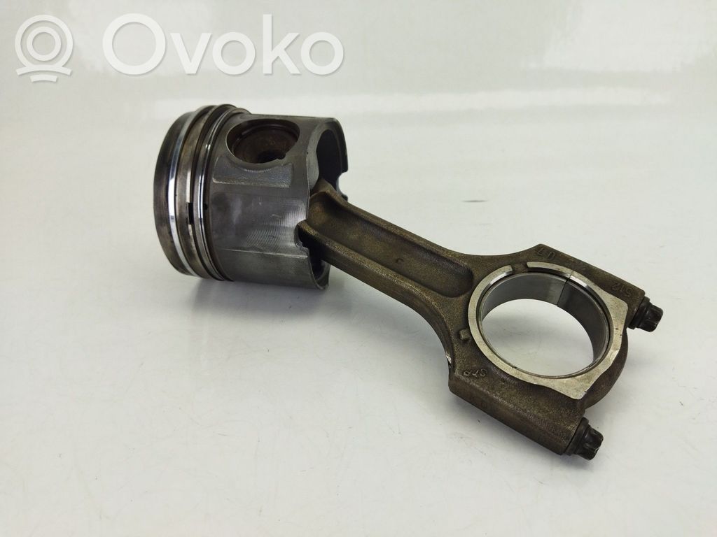 Piston   8487E