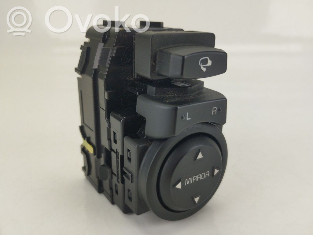 KIA Stonic Wing mirror switch 