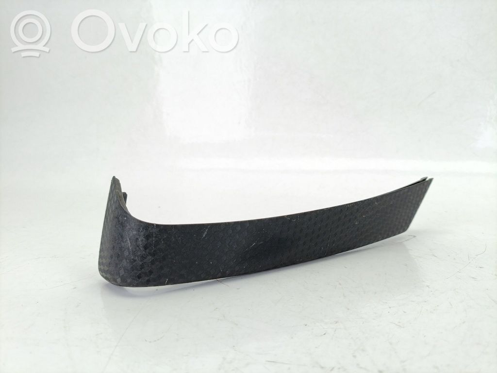 Bottom trim   7012106