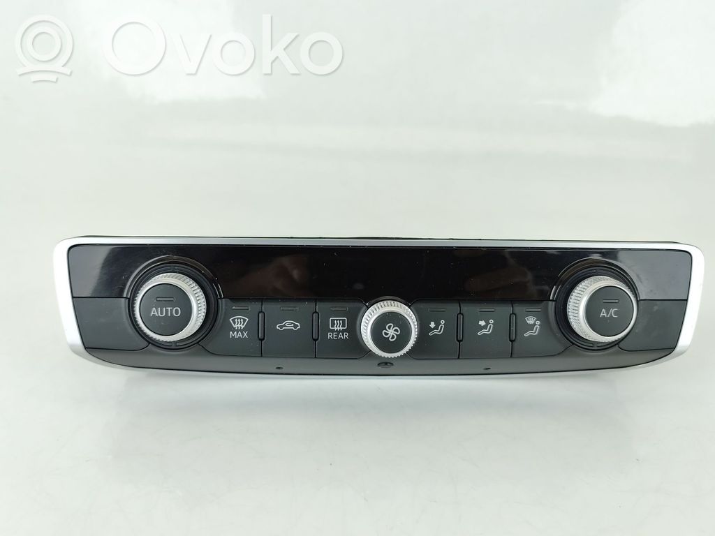 Audi A1 Climate control unit 