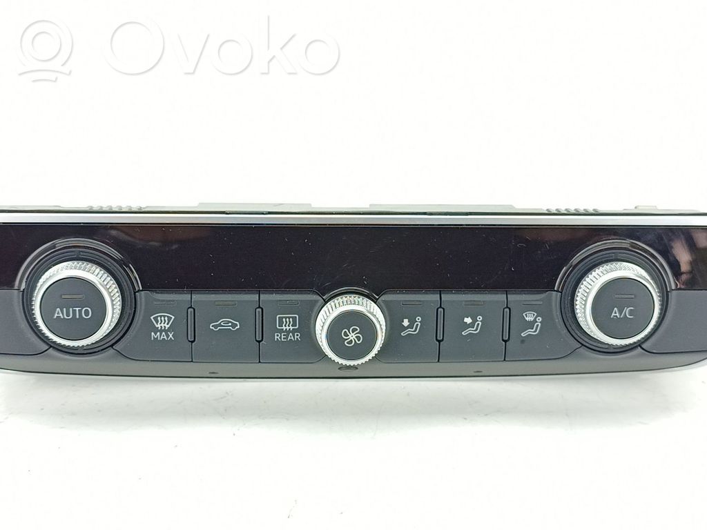 Audi Q3 F3 Climate control unit 
