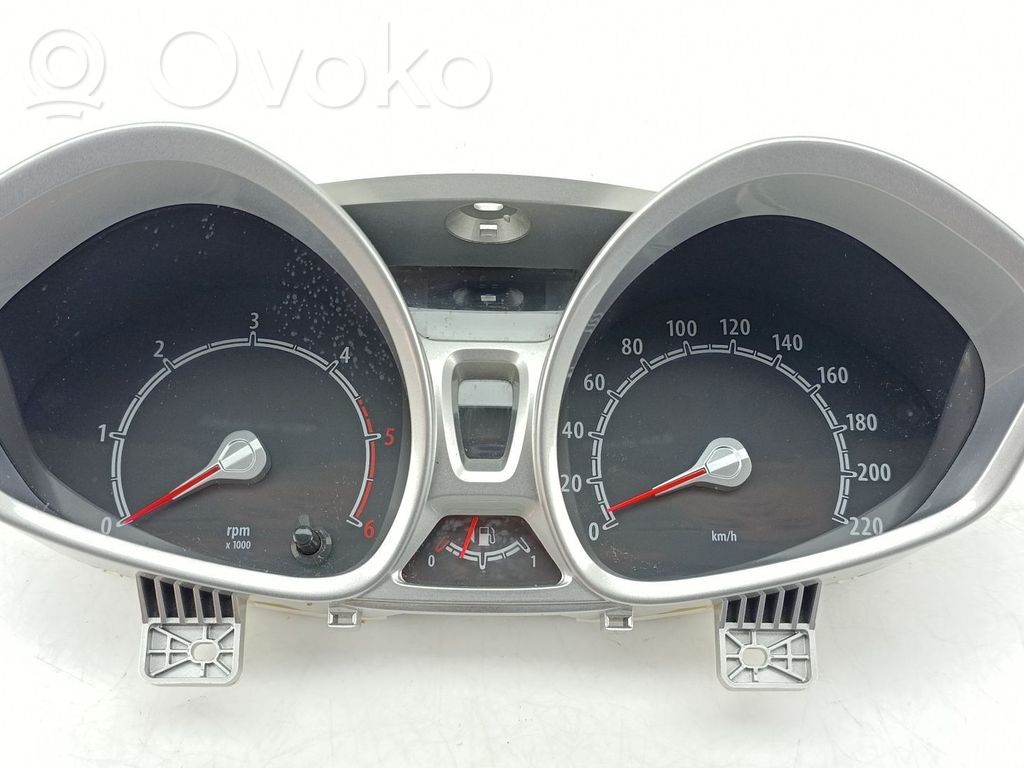 Clock   8A6T10849GH