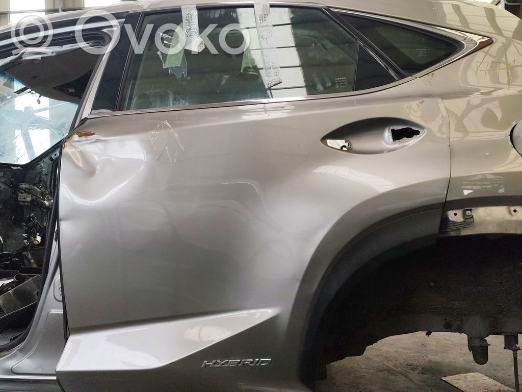 Lexus NX Puerta trasera 