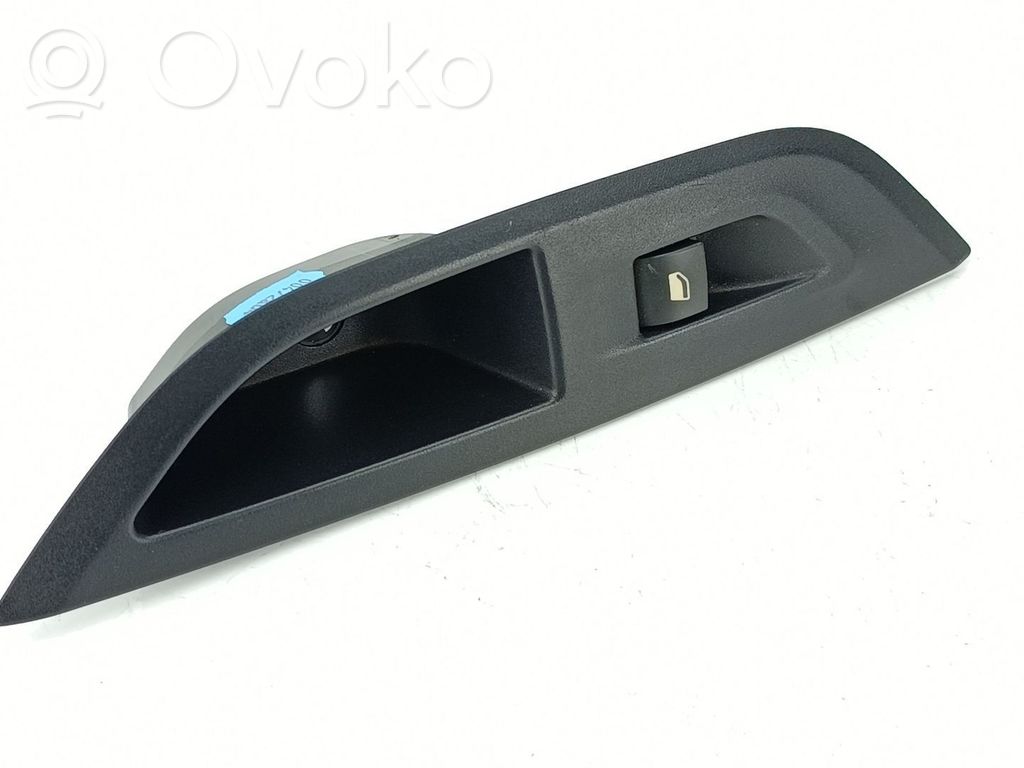 Peugeot 2008 II Electric window control switch 