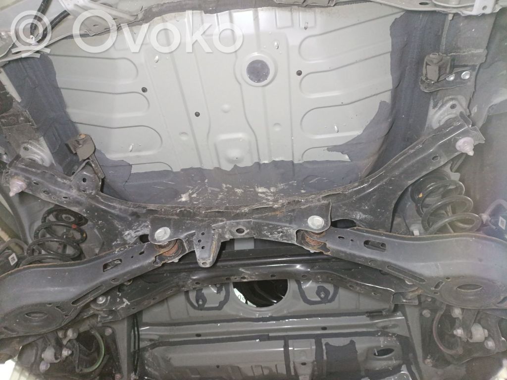 Toyota Corolla E160 E170 Galinis tiltas su reduktoriumi 