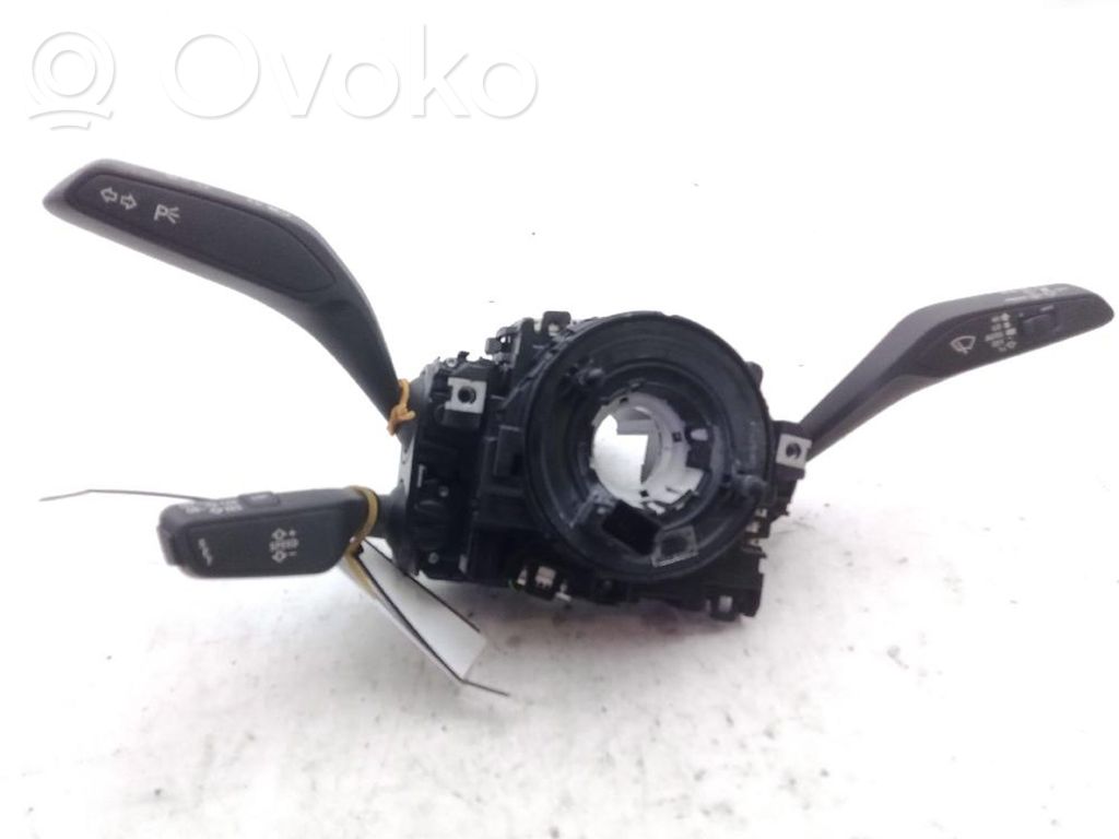 Audi Q2 - Light switch 