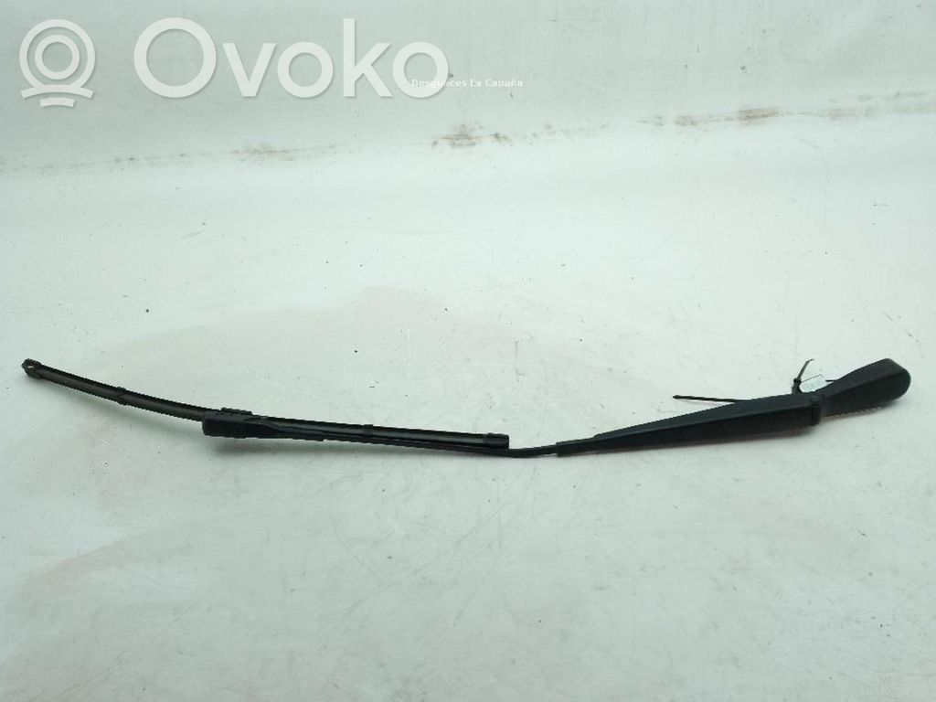 Mercedes-Benz A W177 Front wiper blade arm 