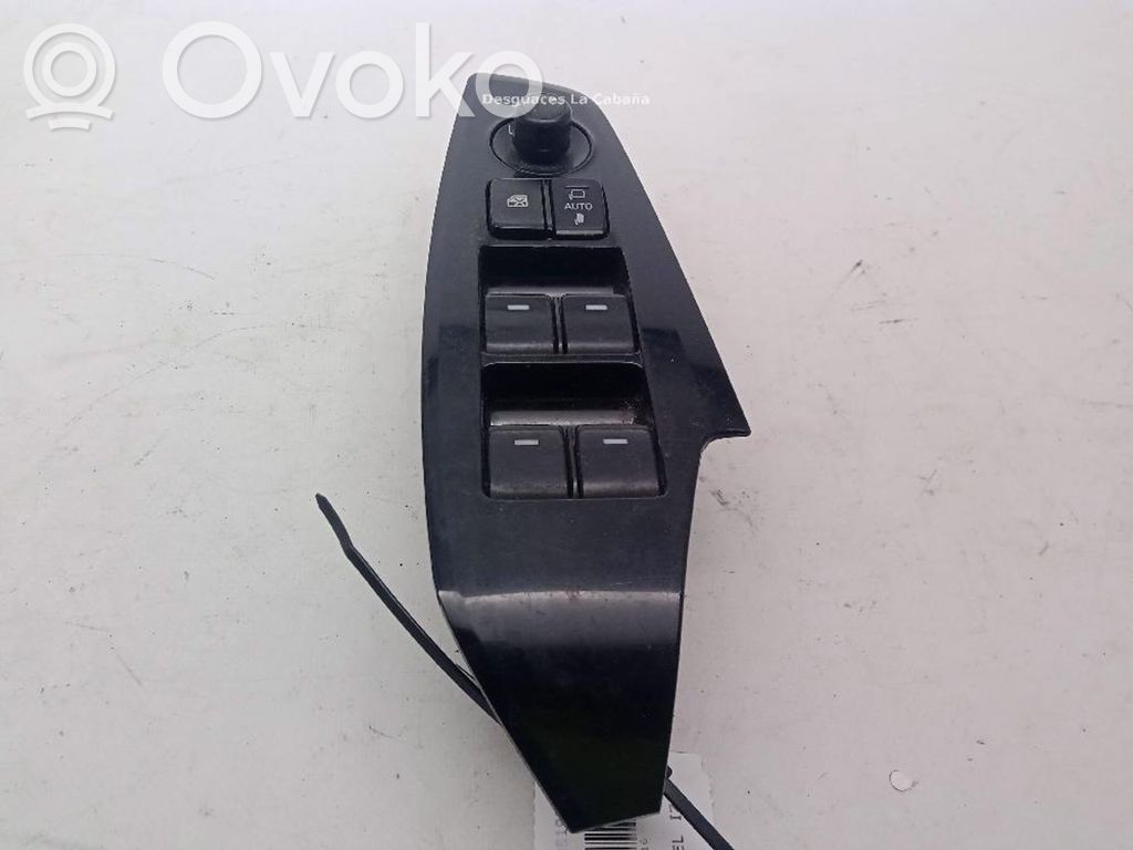 Mazda 3 II Electric window control switch 