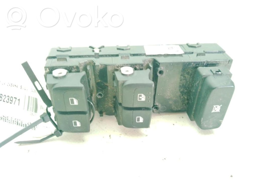 KIA Stonic Electric window control switch 