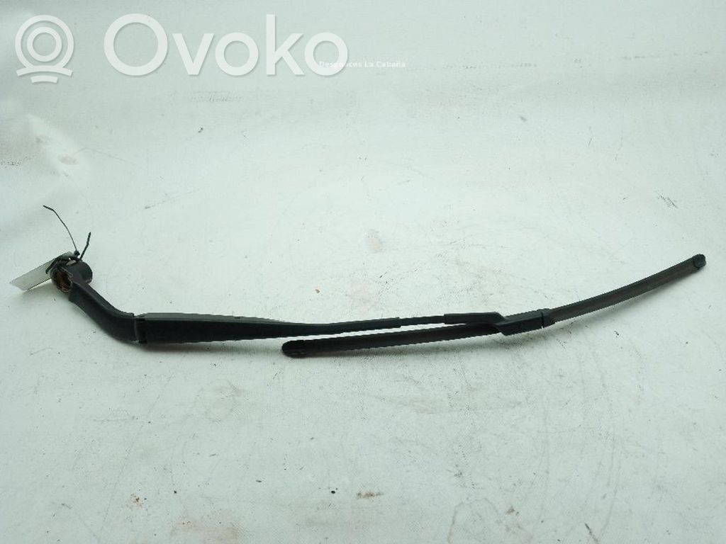 Mazda CX-5 II Front wiper blade arm 
