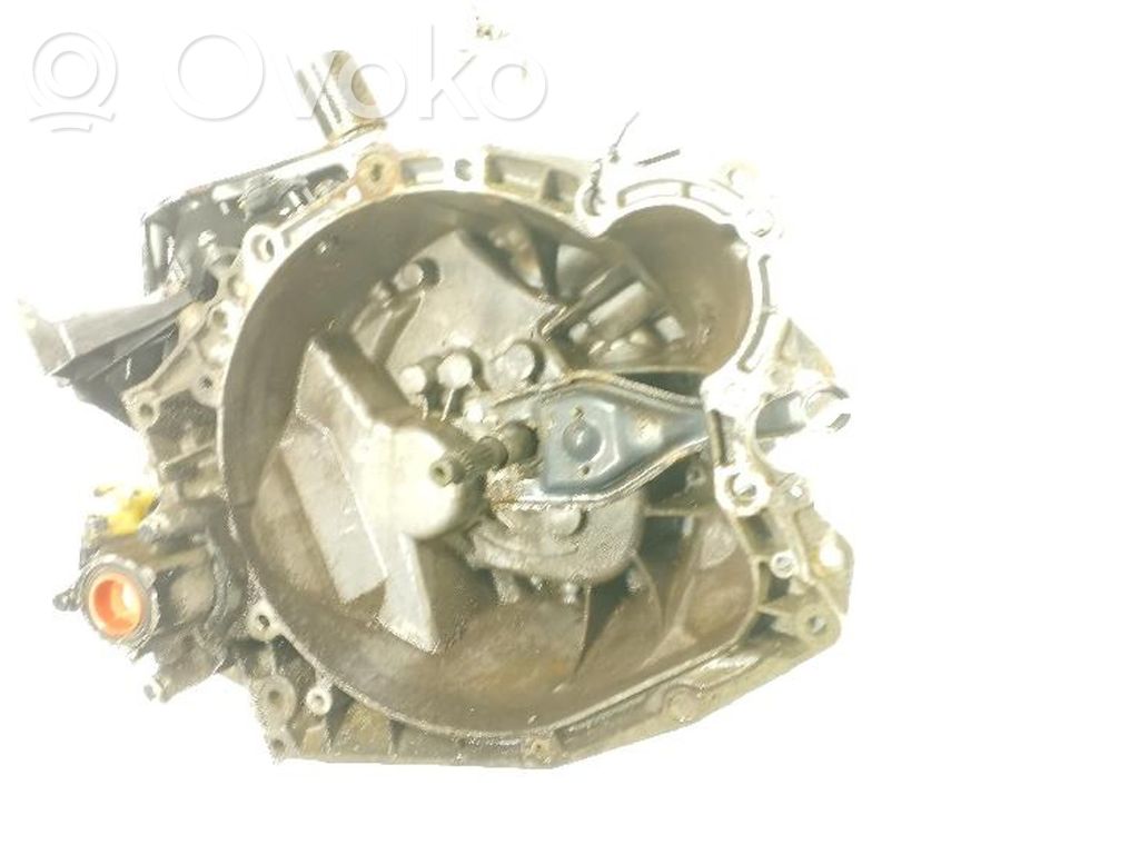 Manual 5 speed gearbox   20DL33