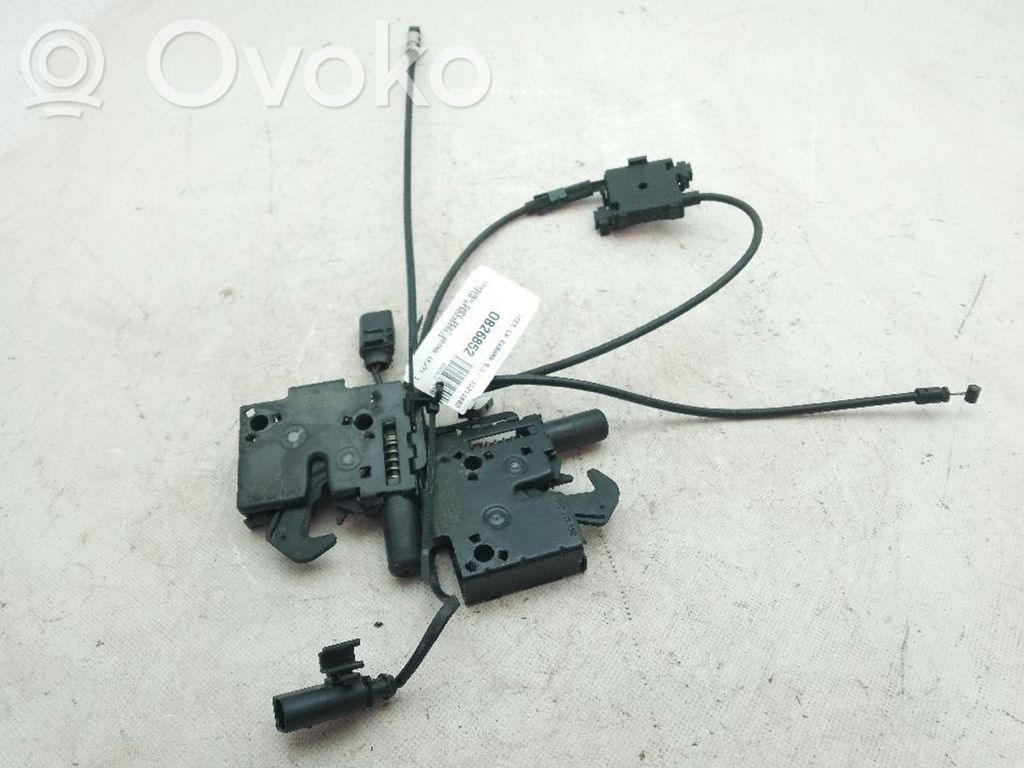 Seat Arona Tie down hook / loop 