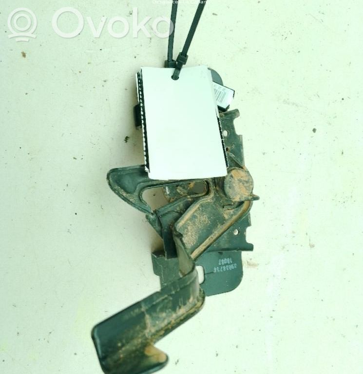 Opel Astra K Tie down hook / loop 