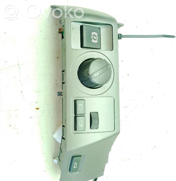 Lichtschalter   6131691884901