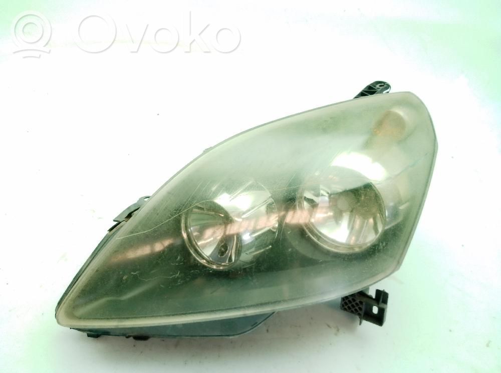 Opel Zafira B Lampa przednia 