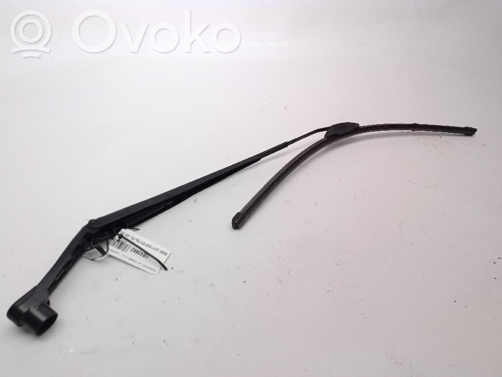 Mazda CX-7 Front wiper blade arm 