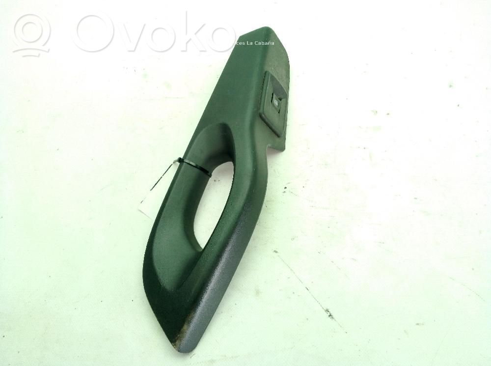 Opel Vivaro Electric window control switch 