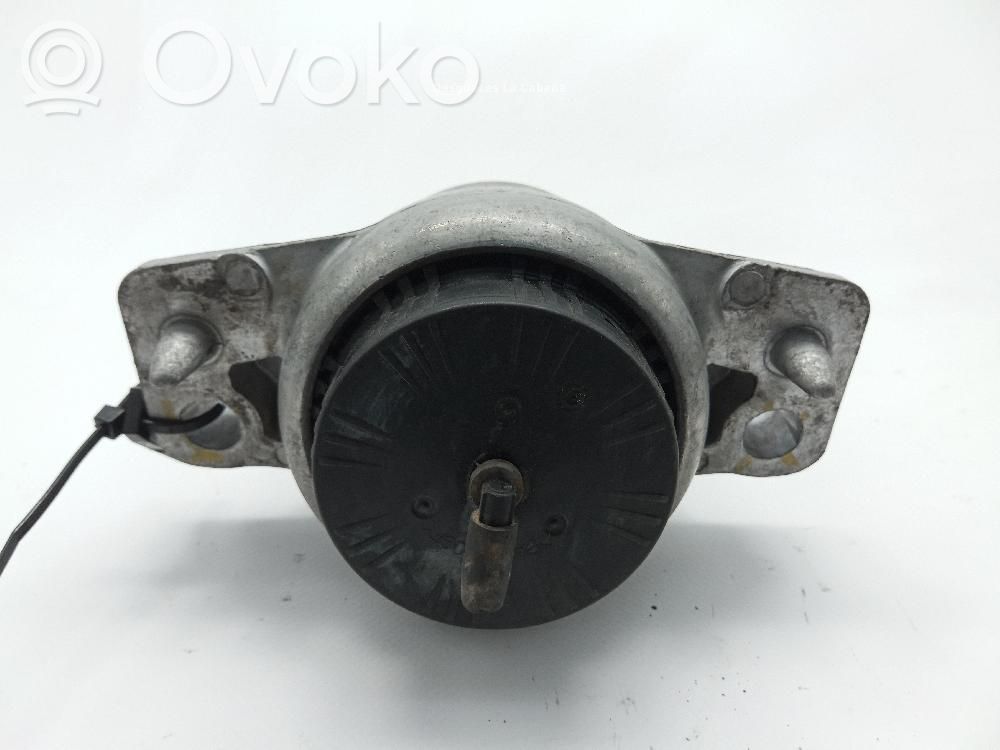 Engine mount bracket   GX736A003FC