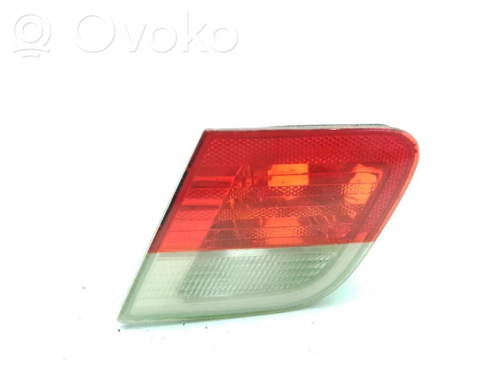 BMW 3 E46 Aizmugurējais lukturis pārsegā 
