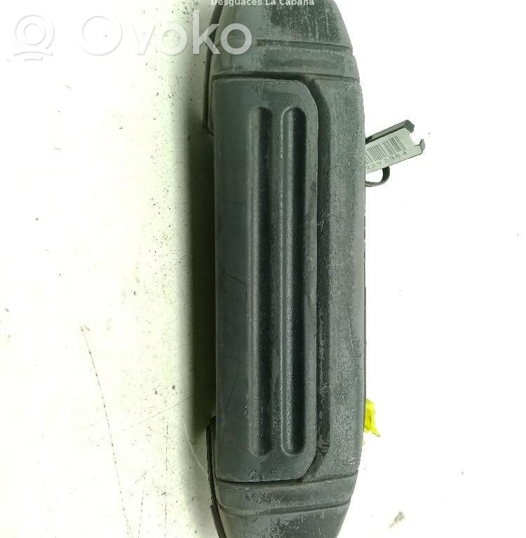 Manecilla externa puerta delantera