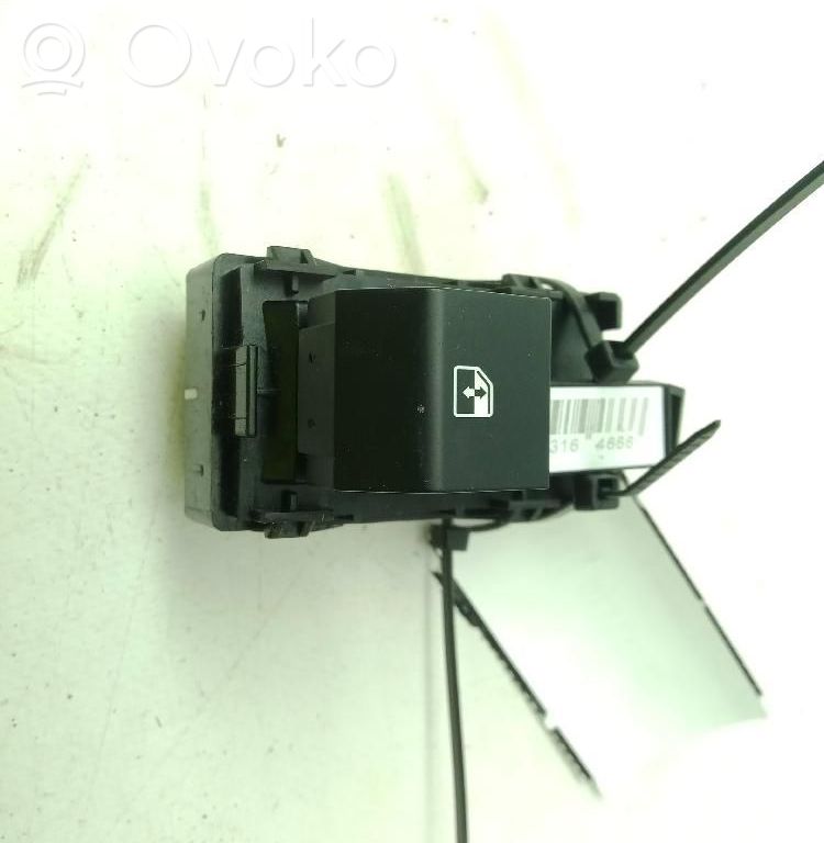 Interruptor del elevalunas eléctrico   93581CV040