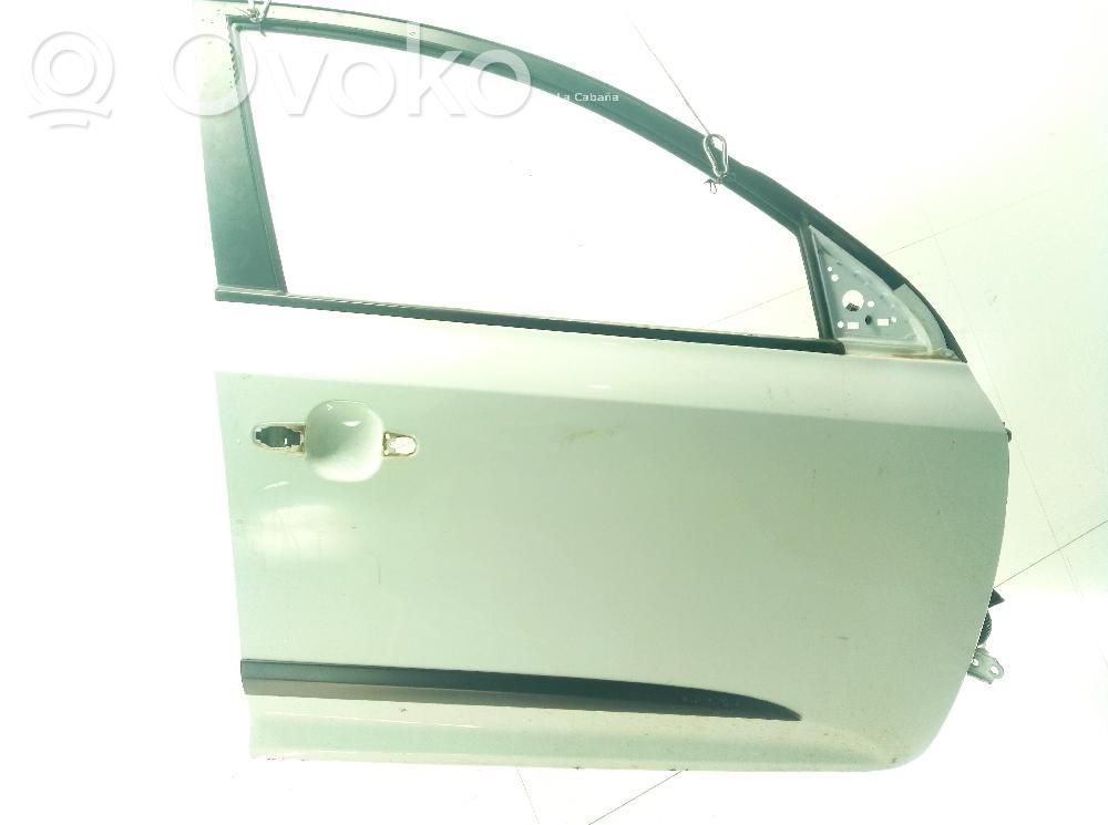 Priekinės durys   760041H000