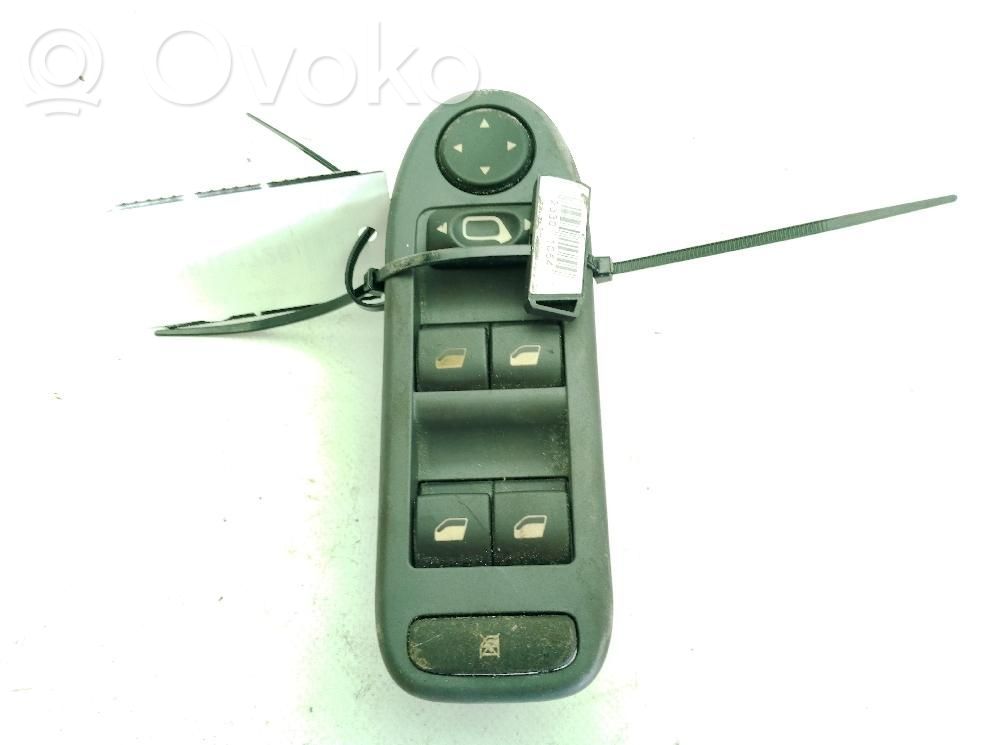 Electric window control switch   96498424ZF