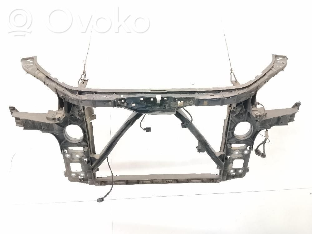 Audi Q7 4L Jäähdyttimen kehyksen suojapaneeli 
