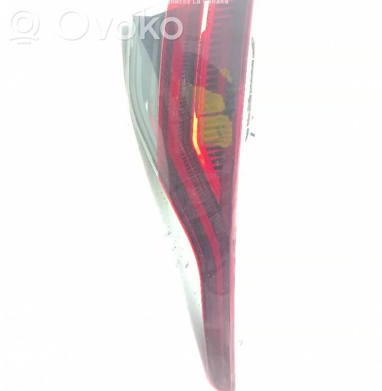 Renault Megane IV Lampy tylnej klapy bagażnika 
