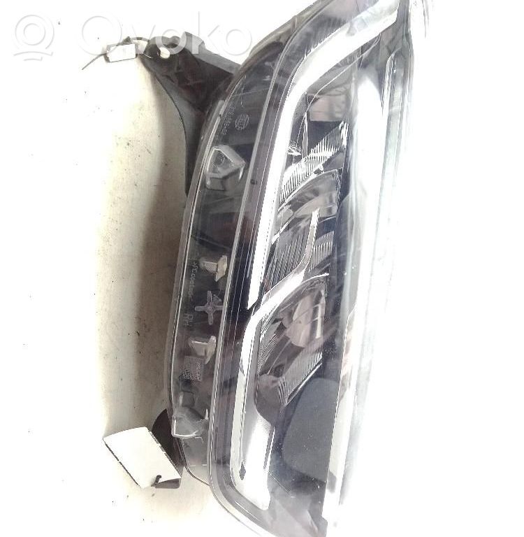 Phare frontale   260100400R