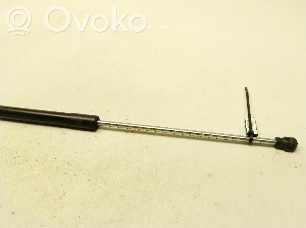 Dacia Sandero II Siłownik maski przedniej 