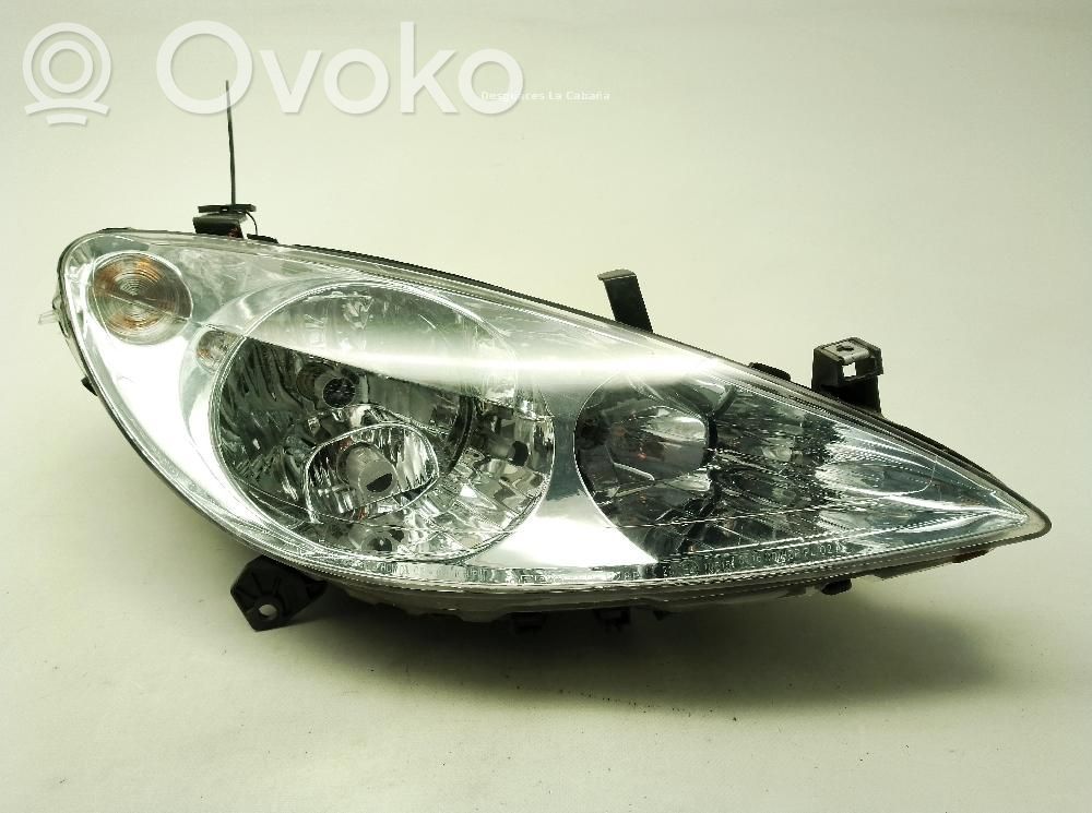 Peugeot 307 Lampa przednia 