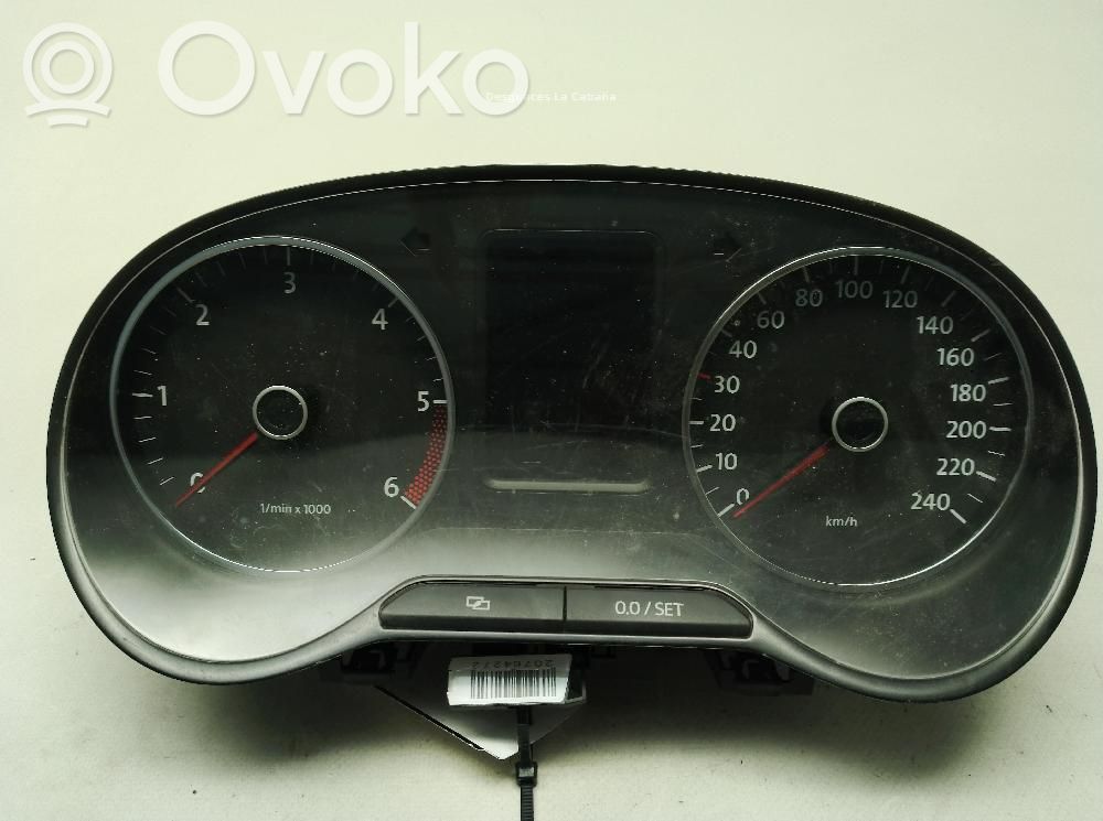 Volkswagen Polo V 6R Licznik / Prędkościomierz 