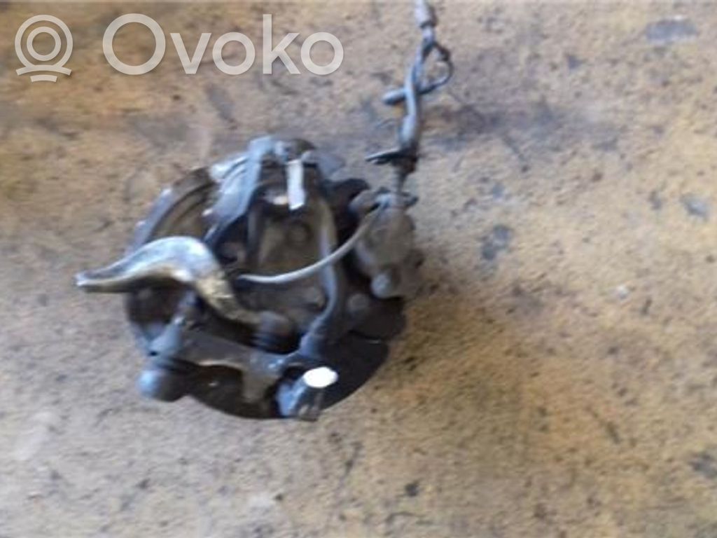 Front wheel hub spindle knuckle