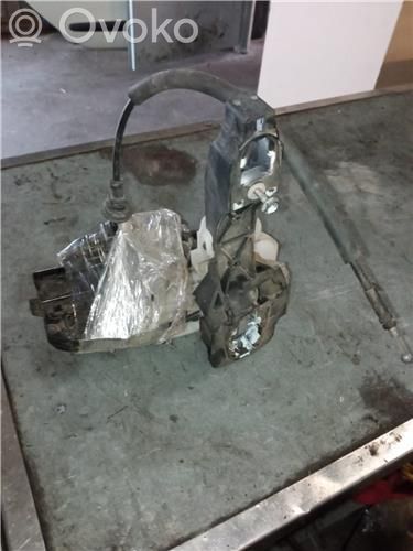 Cerradura de puerta delantera