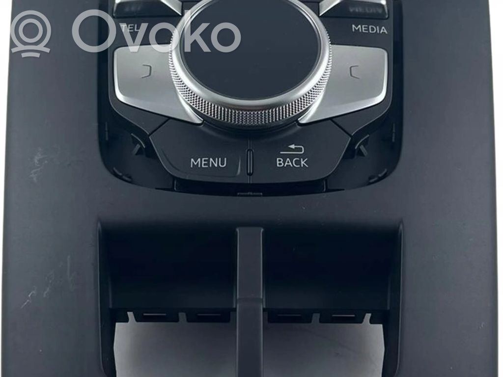 Panel radia   8V0919614BM
