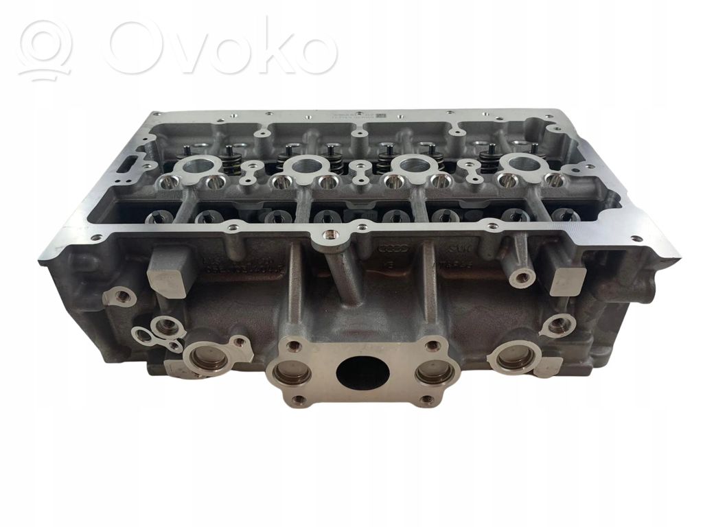 Culata del motor   05E103063C