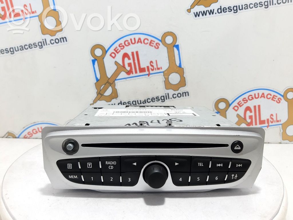 Renault Megane III Panel / Radioodtwarzacz CD/DVD/GPS 