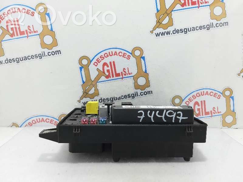 Opel Astra H Módulo de fusible 