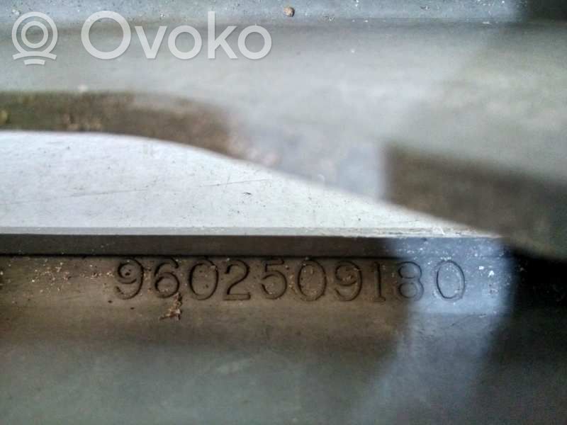Etusäleikkö   9602509180,82456
