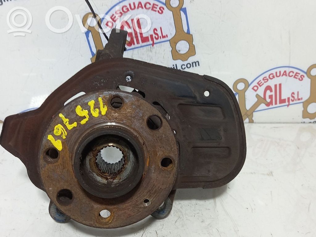 Opel Combo C Zwrotnica koła przedniego 