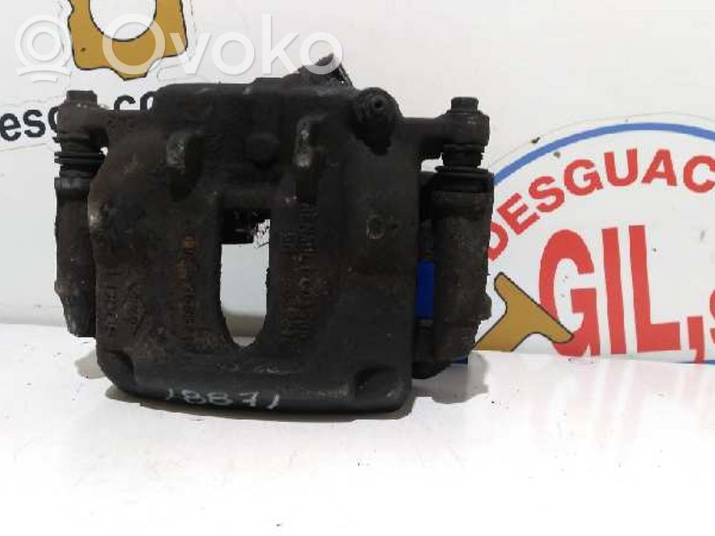 Renault Trafic I Zacisk hamulcowy przedni 
