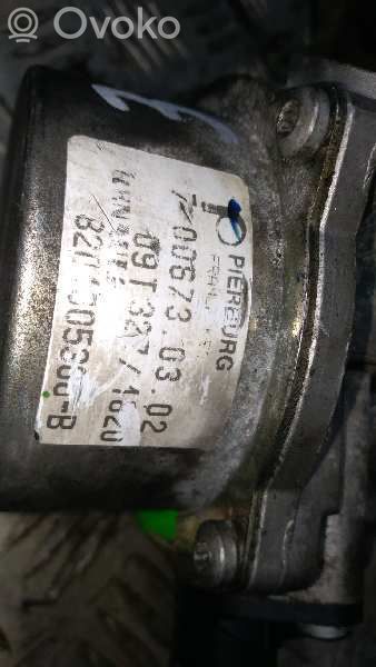 Renault Clio III Bomba de vacío 